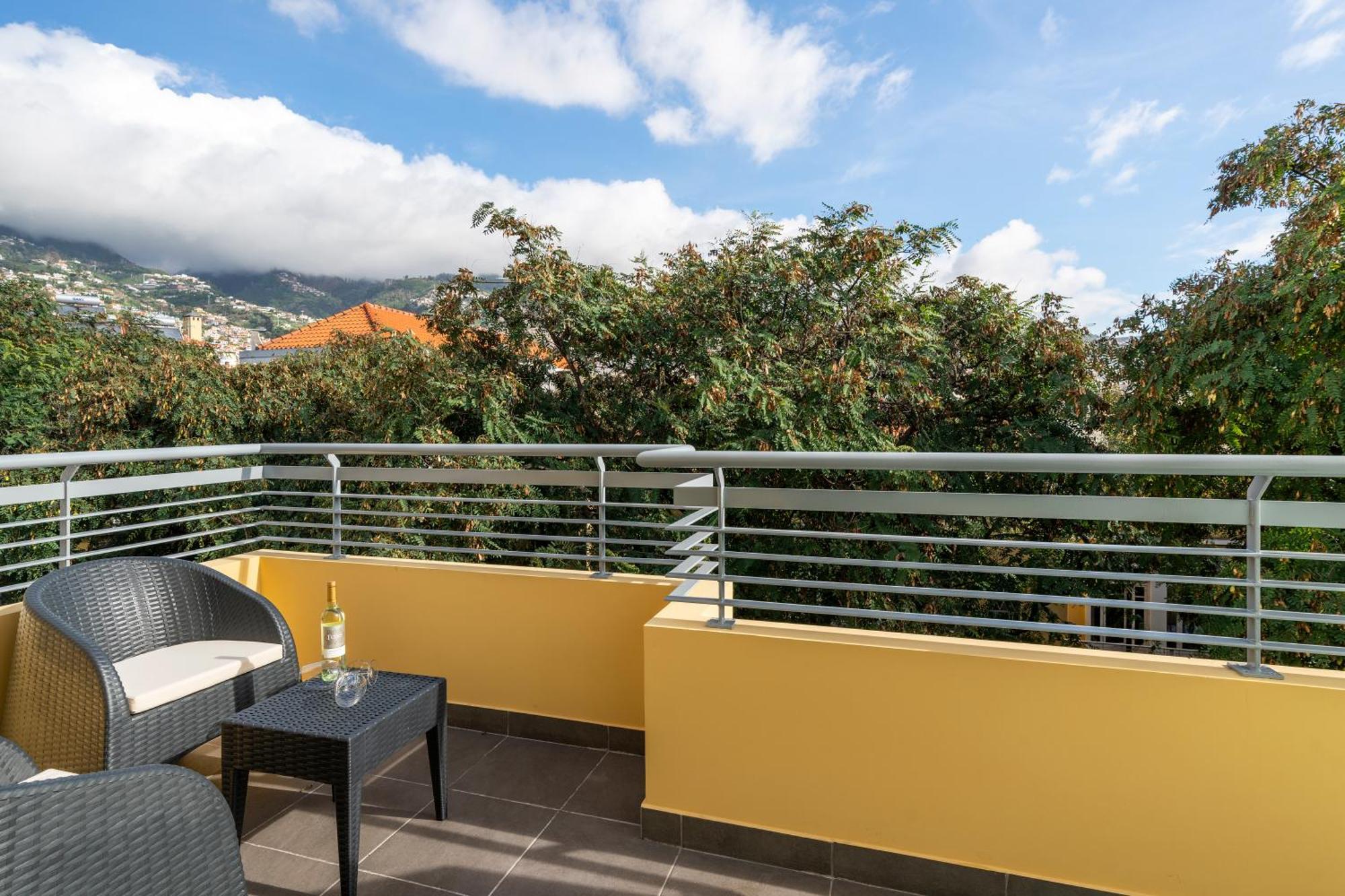 Art Deco Central Apartments, Funchal ภายนอก รูปภาพ